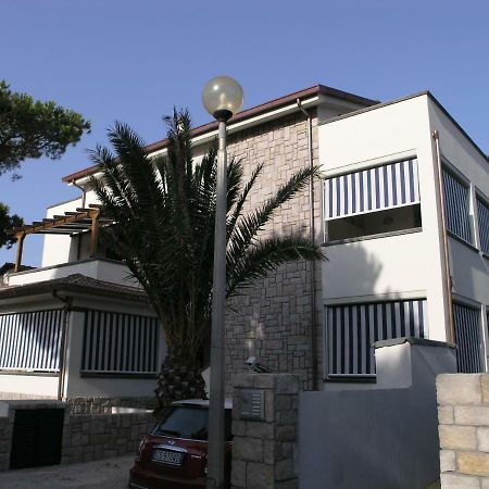 Residence Il Cardellino San Vincenzo Bagian luar foto