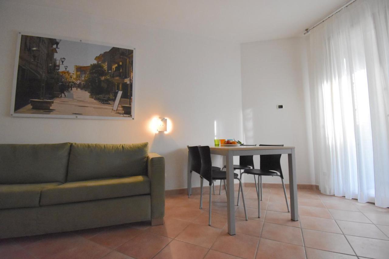 Residence Il Cardellino San Vincenzo Bagian luar foto