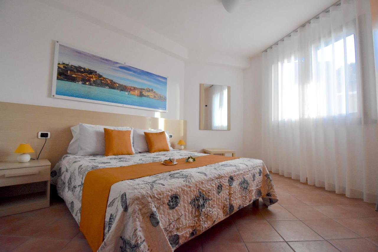 Residence Il Cardellino San Vincenzo Bagian luar foto