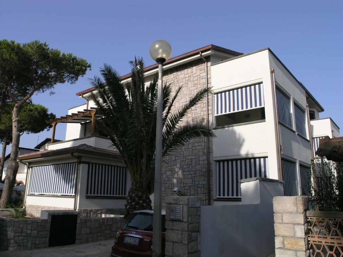 Residence Il Cardellino San Vincenzo Bagian luar foto